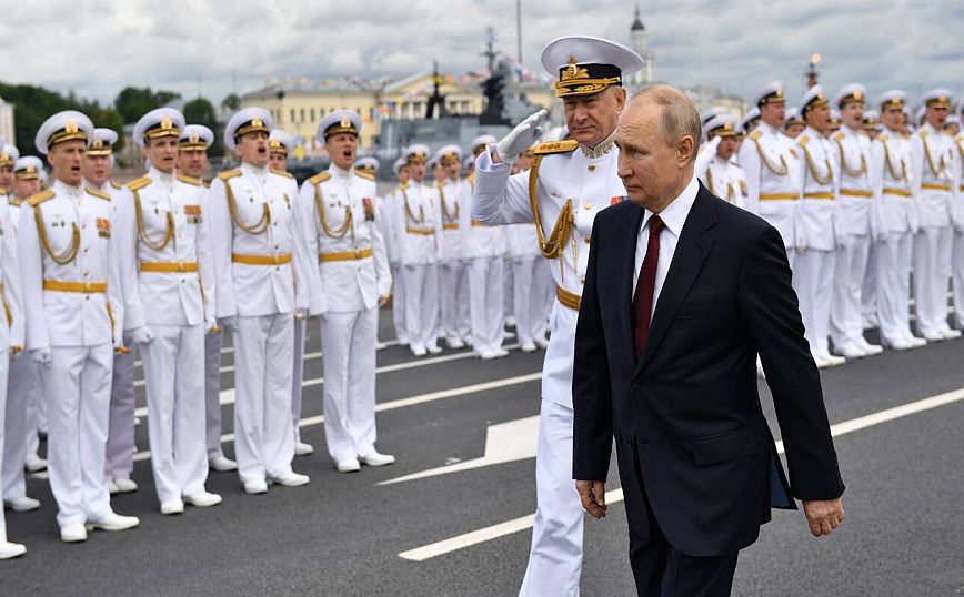 Ο Πούτιν προειδοποιεί: Ο ρωσικός στόλος είναι ικανός να καταστρέψει «οποιονδήποτε στόχο»