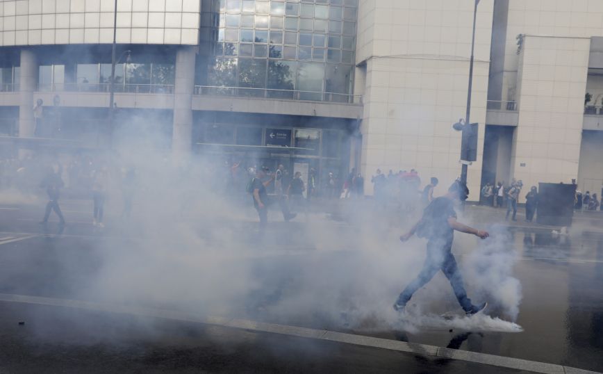 Γαλλία &#8211; Κορονοιός: Διαδηλώσεις στο Παρίσι και σε άλλες πόλεις κατά του πιστοποιητικού υγείας