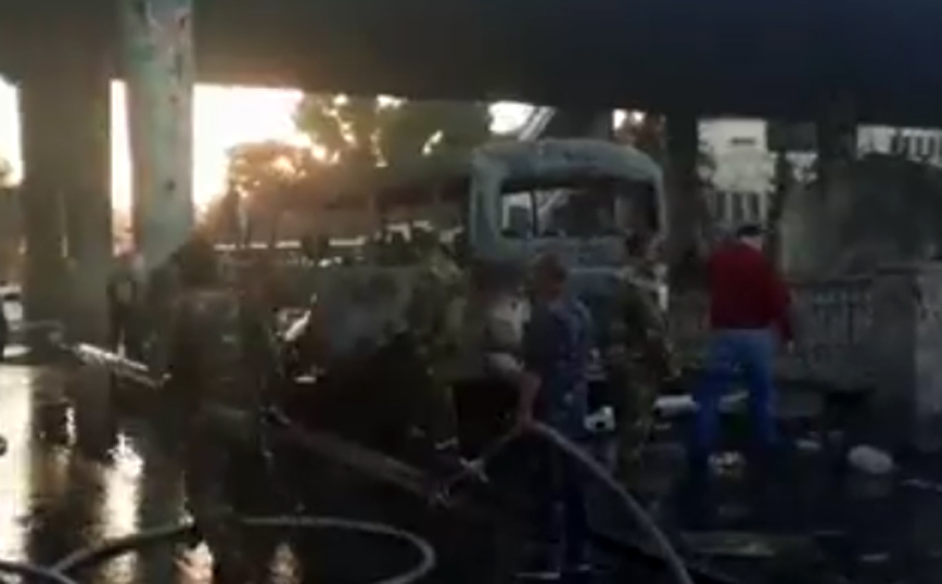 Συρία: 13 νεκροί και τρεις τραυματίες από έκρηξη σε λεωφορείο στη Δαμασκό