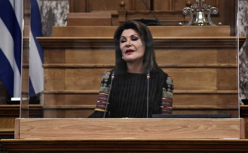 Το έργο της Επιτροπής «Ελλάδα 2021» παρουσίασε στον Γάλλο υπουργό Εξωτερικών η Γιάννα Αγγελοπούλου Δασκαλάκη