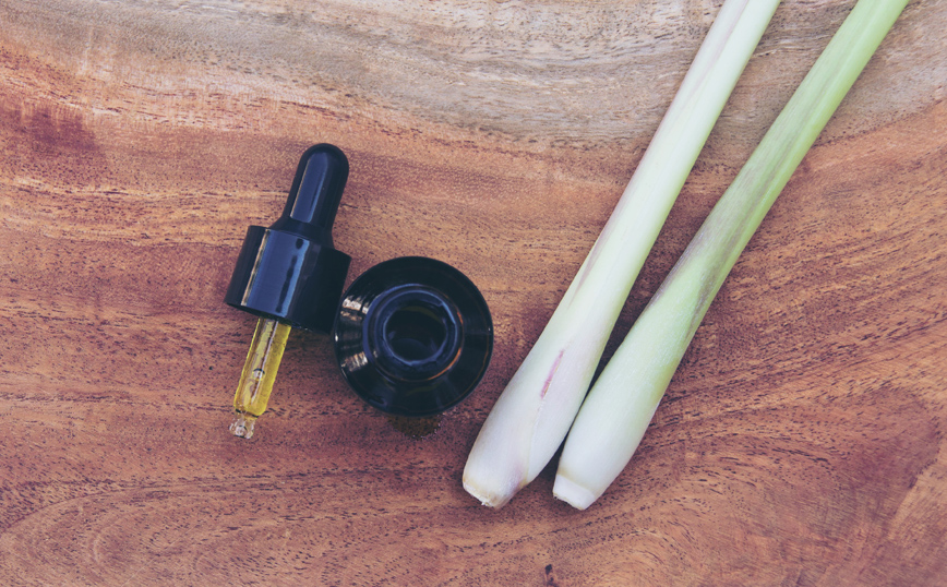 Έλαιο λεμονόχορτου Έλαιο λεμονόχορτου