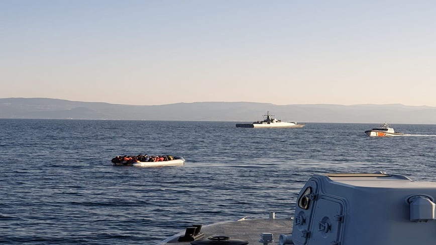 Βίντεο με την τουρκική ακτοφυλακή να κατευθύνει βάρκα με μετανάστες στα ελληνικά χωρικά ύδατα