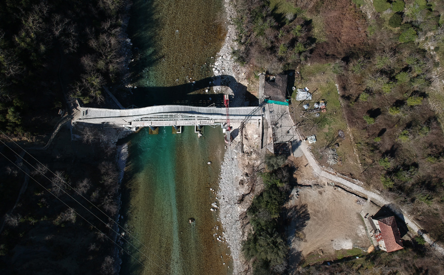 Γεφύρι στον Άραχθο από ψηλά Γεφύρι στον Άραχθο από ψηλά