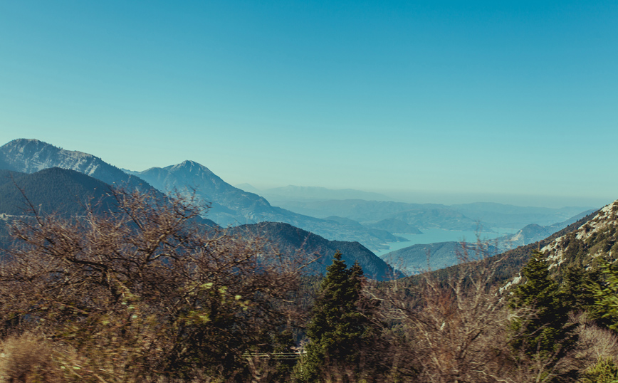 Η θέα στη Λίμνη Κρεμαστών Η θέα στη Λίμνη Κρεμαστών