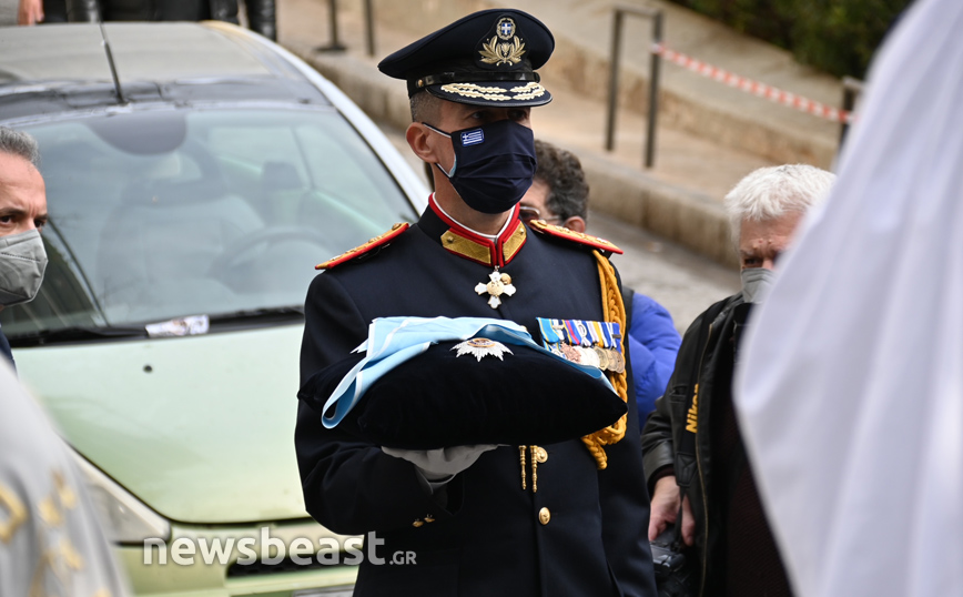 Κηδεία Κάρολου Παπούλια Κηδεία Κάρολου Παπούλια