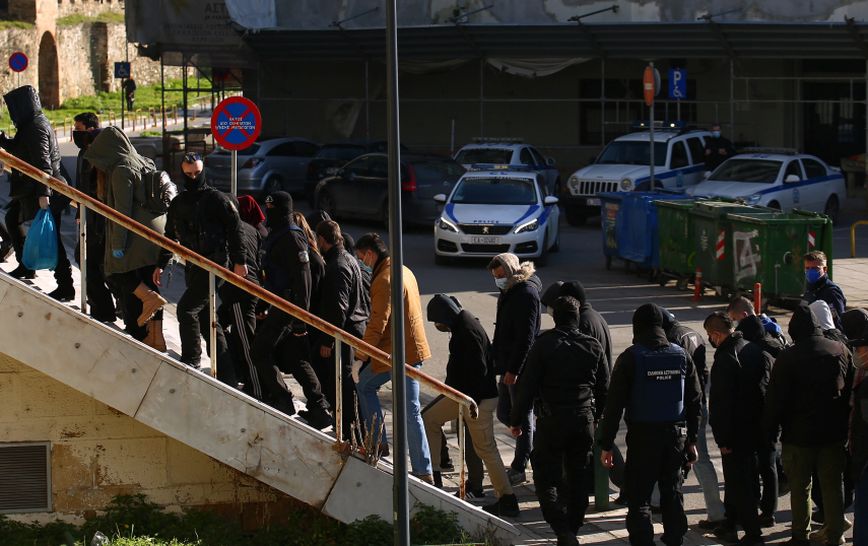 Επεισόδια &#8211; Θεσσαλονίκη: 27 οι συλλήψεις &#8211; Για κακούργημα κατηγορείται μία 26χρονη
