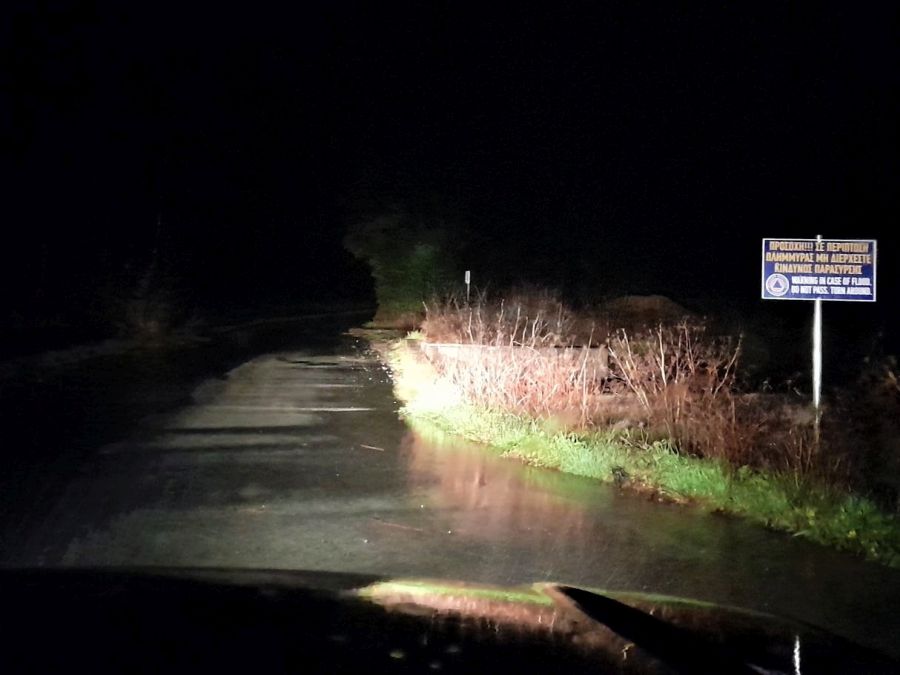 Πλημμυρισμένος δρόμος στο Λασίθι Πλημμυρισμένος δρόμος στο Λασίθι