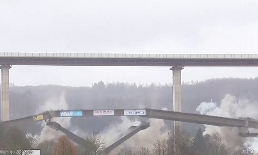 Γερμανία: Θεαματική κατεδάφιση γέφυρας με ελεγχόμενες εκρήξεις &#8211; Δείτε βίντεο
