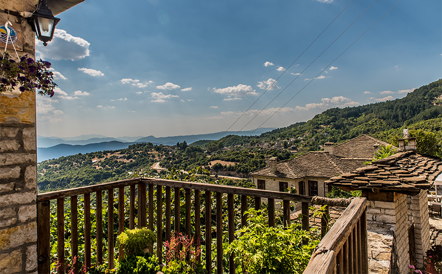 Η θέα από το Μικρό Πάπιγκο Η θέα από το Μικρό Πάπιγκο