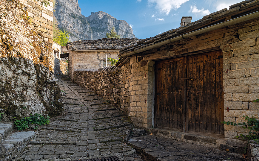Γραφικό σοκάκι στο Μικρό Πάπιγκο Γραφικό σοκάκι στο Μικρό Πάπιγκο