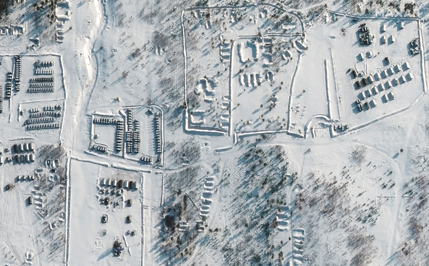Δορυφορικές εικόνες αποκαλύπτουν συγκέντρωση ρωσικού στρατού γύρω από την Ουκρανία