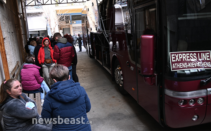 Ουκρανοί πολίτες επισττέφουν από την Ελλάδα στο Κίεβο Ουκρανοί πολίτες επισττέφουν από την Ελλάδα στο Κίεβο