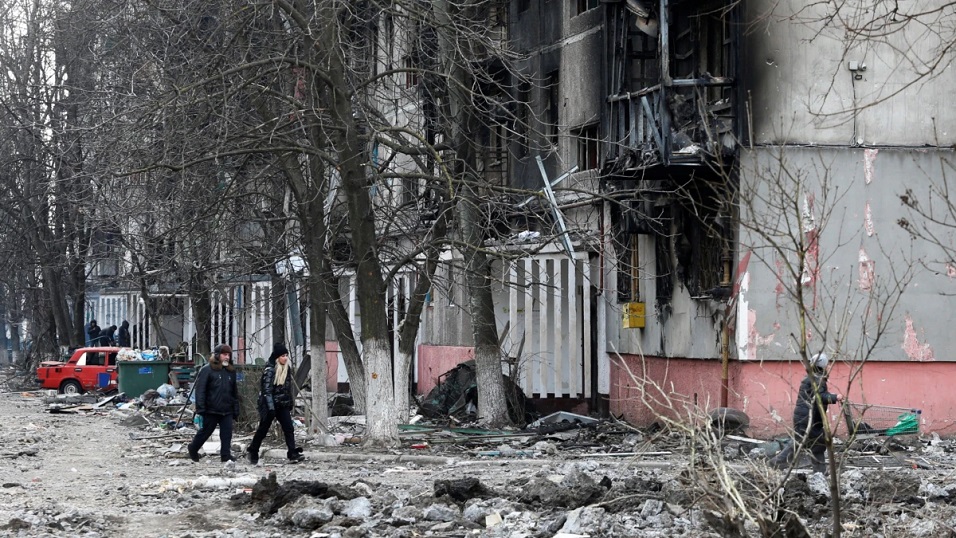 Πόλεμος στην Ουκρανία: Αναφορές για βομβαρδισμό σχολείου στη Μαριούπολη
