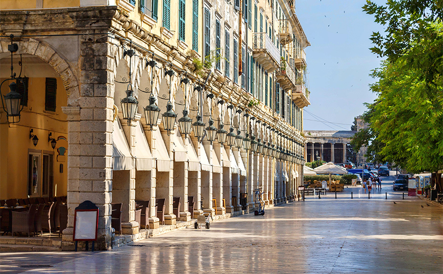 Το Λιστόν στην Κέρκυρα Το Λιστόν στην Κέρκυρα