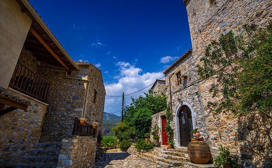Πέτρινα κτίρια στην Καρδαμύλη Πέτρινα κτίρια στην Καρδαμύλη