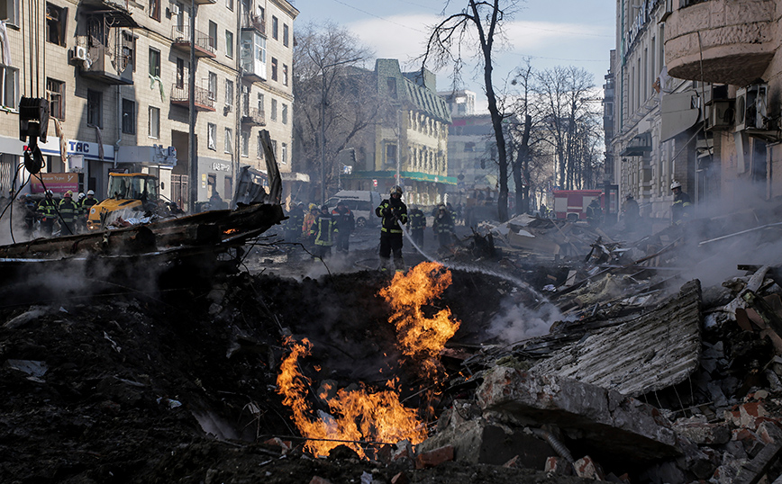 Έπεσαν οβίδες του ουκρανικού πυροβολικού σε ελεγχόμενες από τους Ρώσους περιοχές – Επτά νεκροί