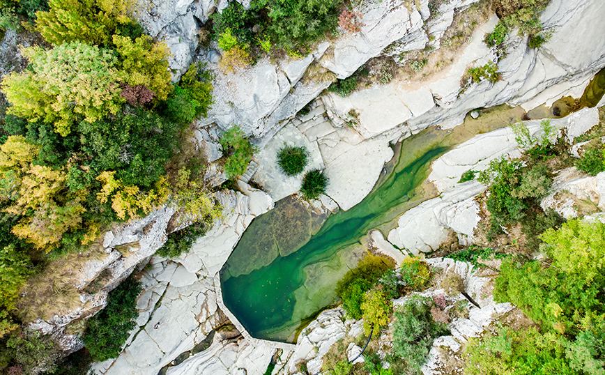 Οι Κολυμπήθρες στο Ζαγόρι από ψηλά Οι Κολυμπήθρες στο Ζαγόρι από ψηλά