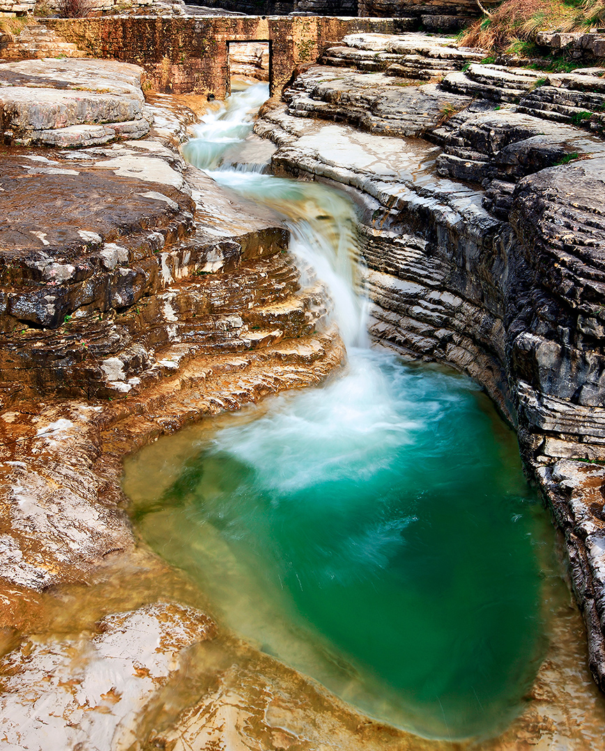 Τρεχούμενα νερά στις Κολυμπήθρες στο Ζαγόρι Τρεχούμενα νερά στις Κολυμπήθρες στο Ζαγόρι