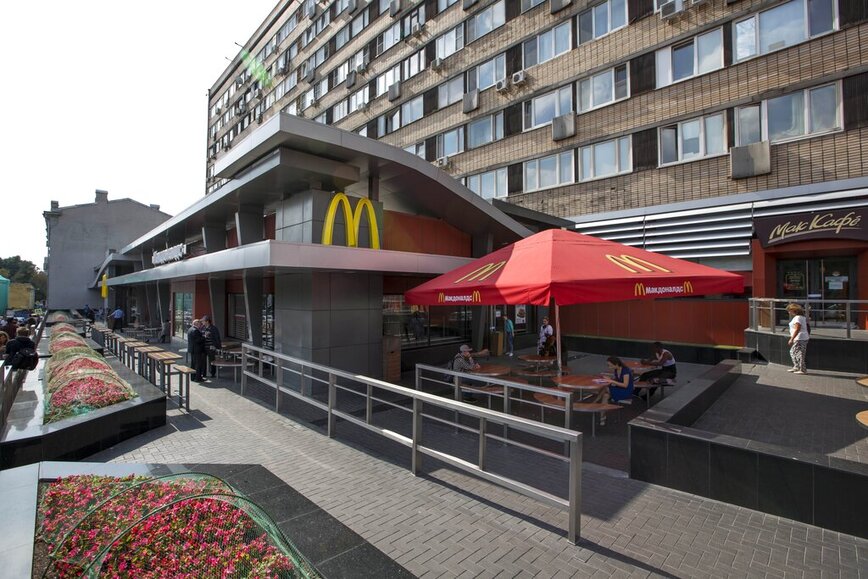 «Αντίο» στη Ρωσία λένε τα McDonald&#8217;s: Αποχωρούν λόγω του πολέμου στην Ουκρανία