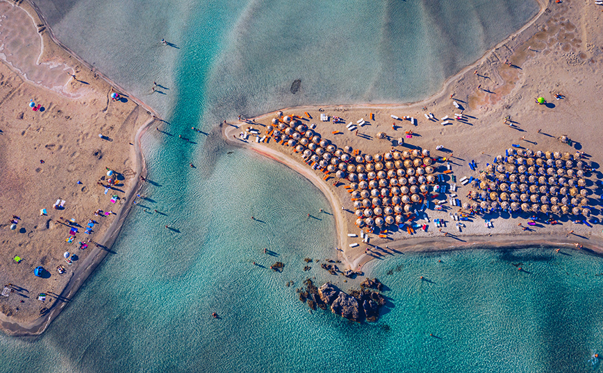 Telegraph: Παραλίες σε Νάξο, Ιθάκη και Κρήτη ανάμεσα στις 10 καλύτερες οικογενειακές στη Μεσόγειο