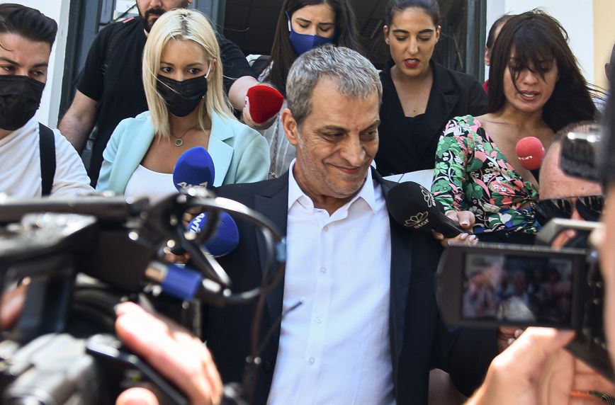 Θέμης Αδαμαντίδης: «Είναι βίαιος με τις γυναίκες, έχει πρόβλημα» ισχυρίζεται η πρώην σύζυγός του