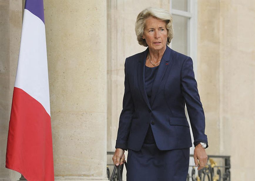 Γαλλία: 100 πολιτικοί, δημοσιογράφοι και άλλοι καταγγέλλουν ομοφοβικά σχόλια μιας υπουργού