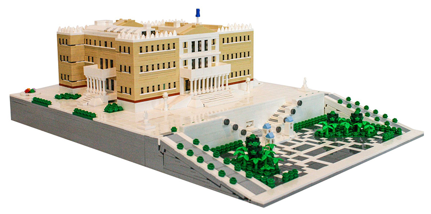 Έφτιαξε με περίπου 5000 lego το κτίριο της Βουλής των Ελλήνων Έφτιαξε με περίπου 5000 lego το κτίριο της Βουλής των Ελλήνων