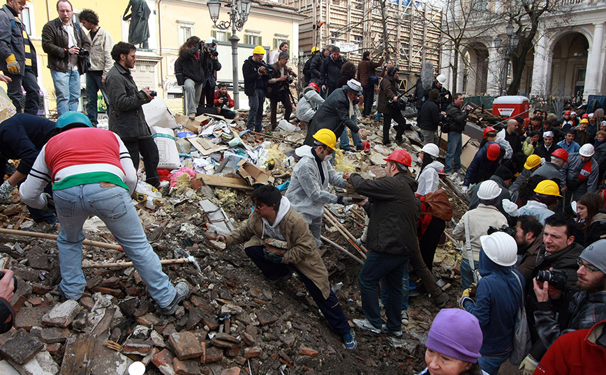 Ιταλία: Σοκ από τη δικαστική απόφαση που επιρρίπτει ευθύνες σε 29 νεκρούς του φονικού σεισμού στη Λ’ Άκουιλα