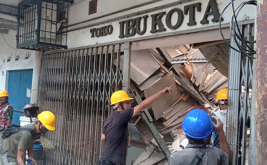 Σεισμός στην Ινδονησία: Τουλάχιστον 44 νεκροί Σεισμός στην Ινδονησία: Τουλάχιστον 44 νεκροί