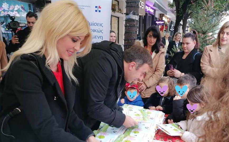 Η Έλενα Ράπτη φιλοξενήθηκε στον πεζόδρομο της Κωνσταντίνου Καραμανλή των Σερρών