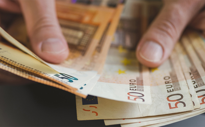 Στο ταμείο 1.275 άνεργοι για «μπόνους» 300 ευρώ &#8211; Οι δικαιούχοι  