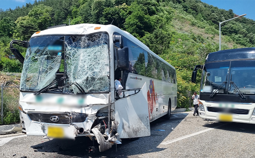 Μεγάλη καραμπόλα στη Νότια Κορέα με περισσότερους από 80 τραυματίες, μεταξύ των οποίων και παιδιά