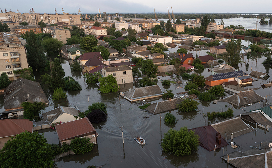 Ανατίναξη φράγματος στην Ουκρανία Ανατίναξη φράγματος στην Ουκρανία
