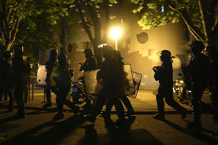 Γαλλία: Συγκεντρώσεις οργανώνονται αύριο, Δευτέρα, μπροστά από τα δημαρχεία μετά τη νέα επίθεση εναντίον δημάρχου