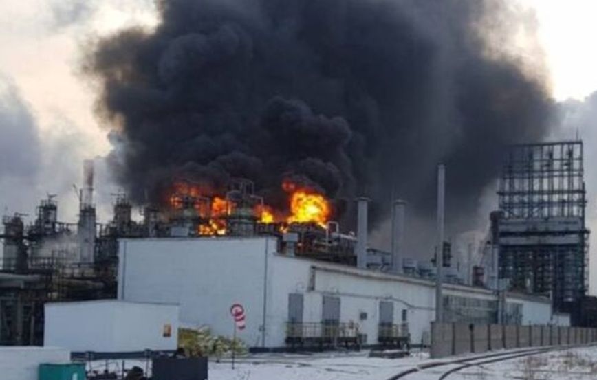Φωτιά σε διυλιστήριο στην Ανγκάρσκ της Ρωσίας