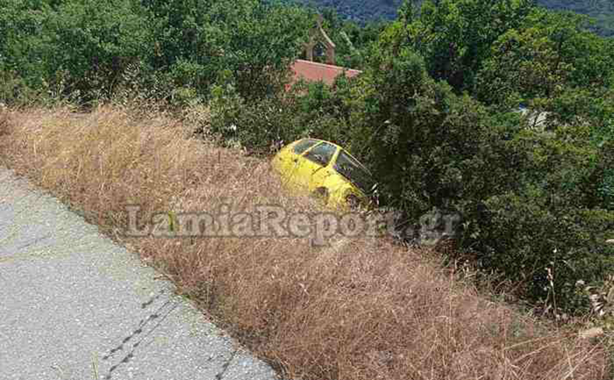 Τροχαίο στην Φθιώτιδα: Τα δέντρα τον έσωσαν από τον γκρεμό