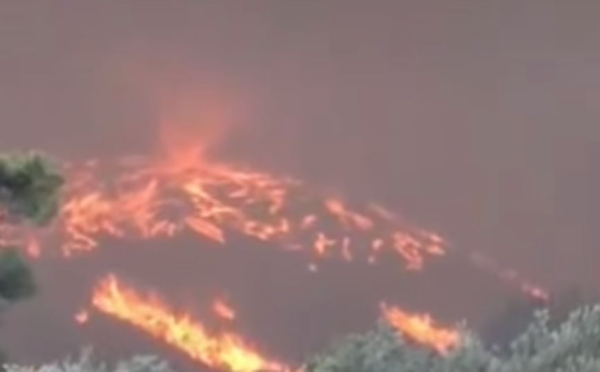 Πού οφείλεται η «έκρηξη» της φωτιάς στη Ρόδο &#8211; H δημιουργία πυροστροβίλου σε βίντεο και οι χάρτες