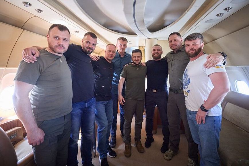Ζελέσνκι: Επιστρέφει από την Τουρκία με τους υπερασπιστές του «Αζόφσταλ»