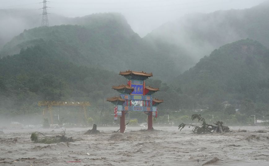 Κίνα: Τουλάχιστον εννέα νεκροί και έξι αγνοούμενοι στην επαρχία Χεμπέι λόγω των καταρρακτωδών βροχών