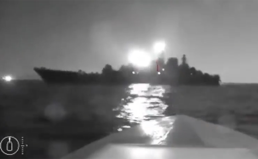 Βίντεο από επίθεση ουκρανικού θαλάσσιου drone σε ρωσικό πλοίο – Ο πόλεμος εξαπλώνεται στη Μαύρη Θάλασσα