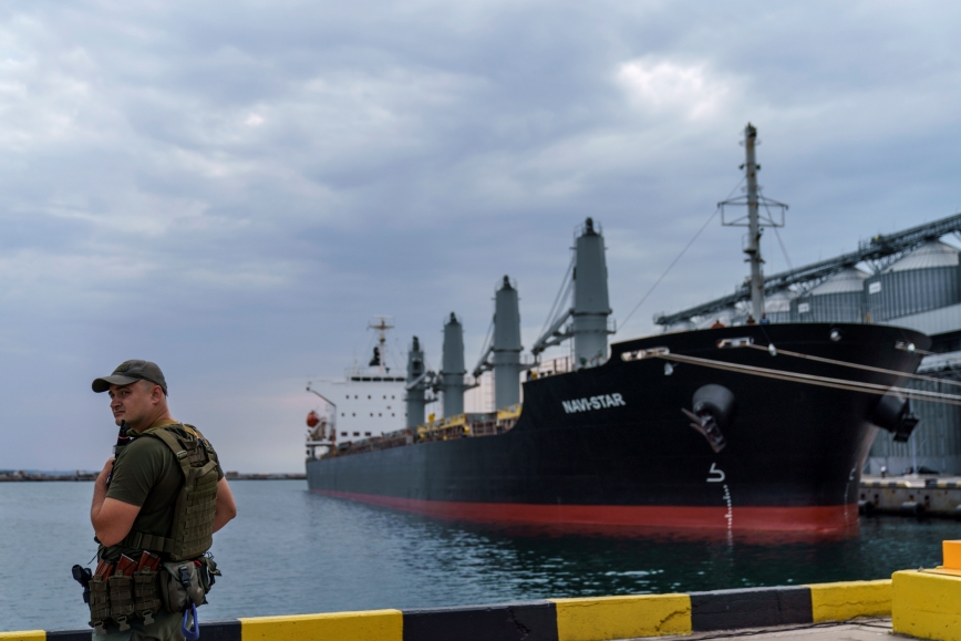 Forbes: Τρία ξένα εμπορικά πλοία έσπασαν το ρωσικό μπλόκο και κατέπλευσαν σε ουκρανικό λιμάνι &#8211; Και ένα ελληνικό
