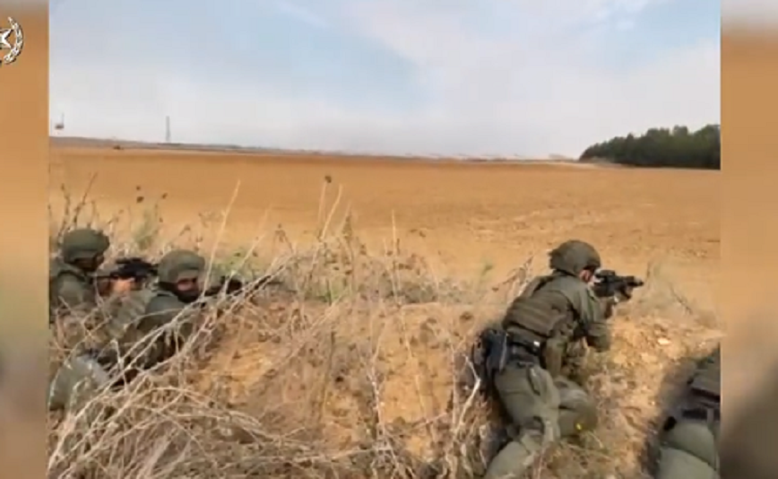 Βίντεο με Ισραηλινούς συνοριοφύλακες να πολεμούν τη Χαμάς και να διασώζουν ομήρους
