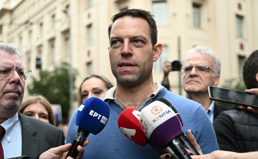 Ο Κασσελάκης αποκήρυξε στο δρόμο τη «μνημονιακή εποχή ΣΥΡΙΖΑ» και ζήτησε μία ευκαιρία από τον κόσμο