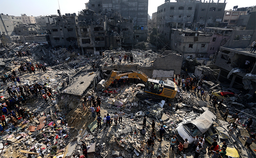 Περικυκλωμένη η πόλη της Γάζας από τον ισραηλινό στρατό – Το Ισραήλ «κόβει κάθε επαφή», στέλνει πίσω τους εργαζόμενους