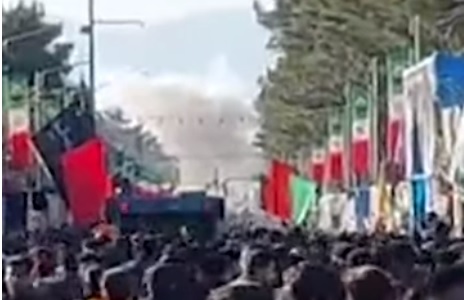 Πάνω από 100 νεκροί και δεκάδες τραυματίες από εκρήξεις στο Ιράν κατά το μνημόσυνο του «ήρωα διοικητή» των Φρουρών της Επανάστασης