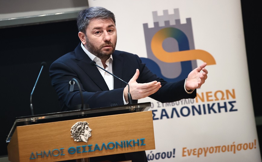 Ο Νίκος Ανδρουλάκης κάλεσε τους νέους να ξεπεράσουν την πόλωση των κομμάτων