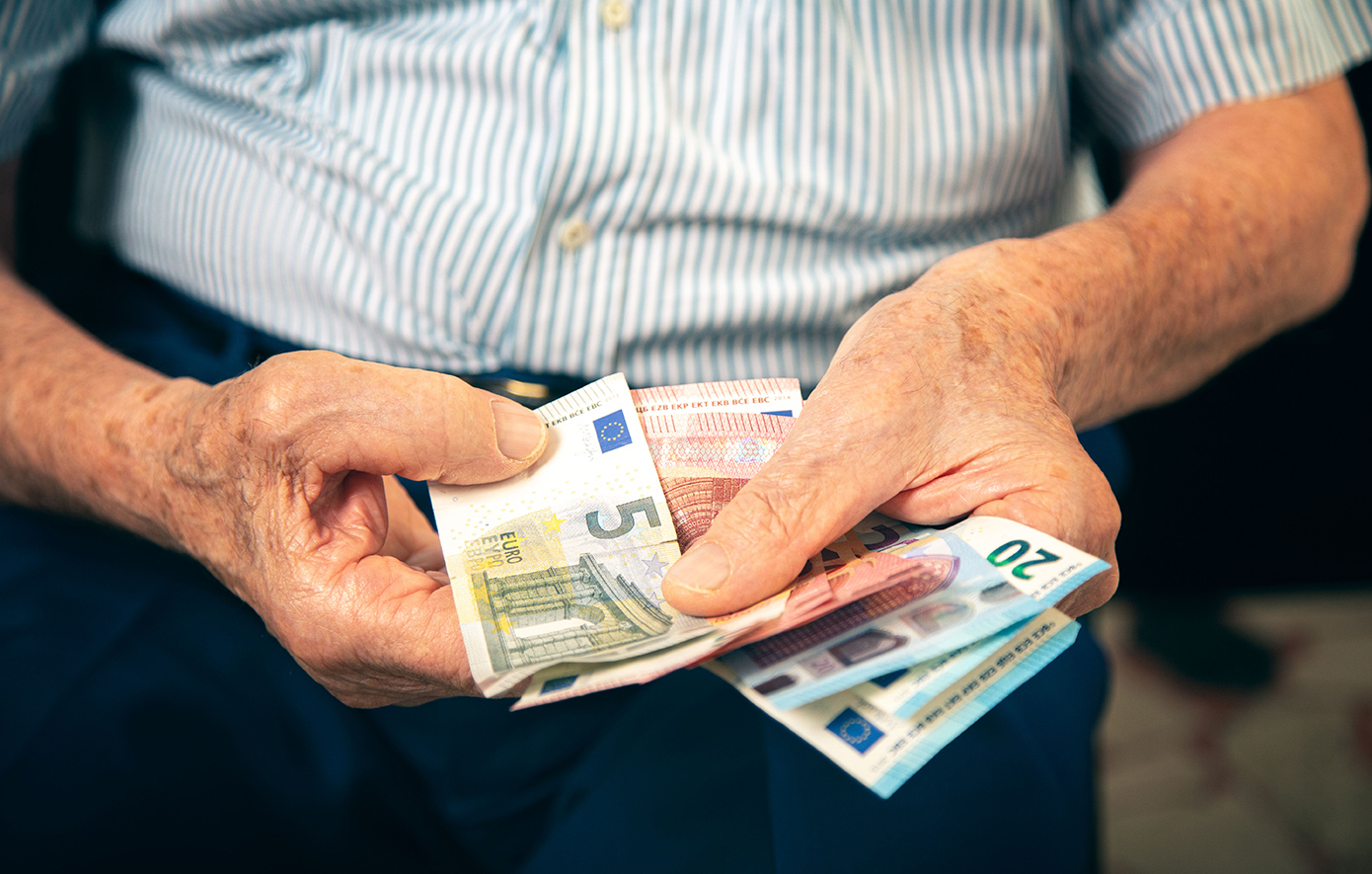Συντάξεις Ιουνίου: Πότε ξεκινούν οι πληρωμές στους συνταξιούχους