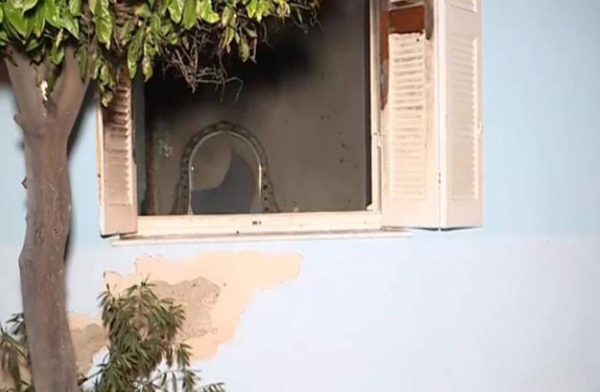 «Έσπασαν τζαμαρίες και σε αρκετά γειτονικά κτίρια» &#8211; Μαρτυρία για τη φωτιά και τις εκρήξεις στο Περιστέρι