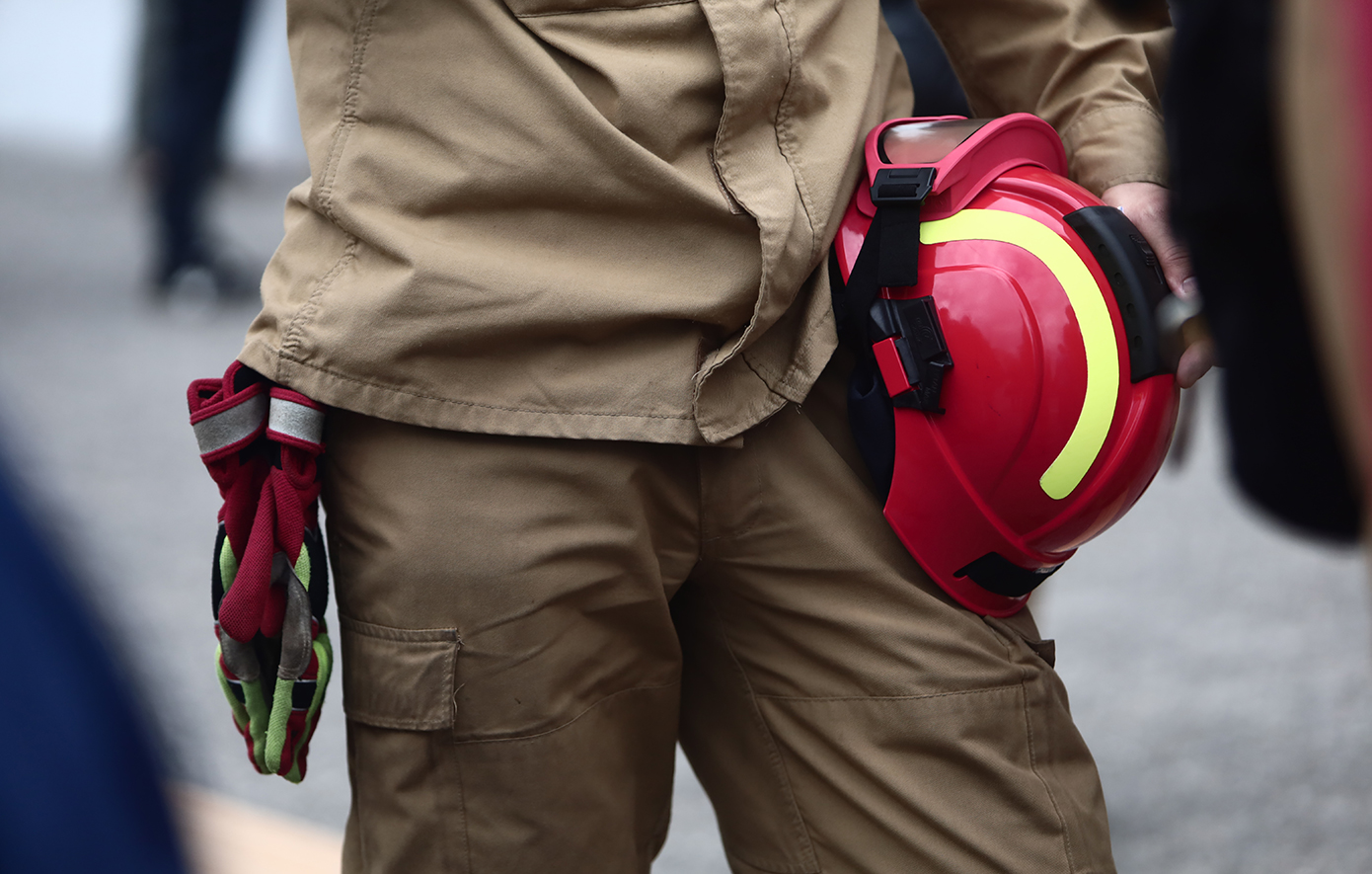 Έπεσε σε χαράδρα πυροσβεστικό όχημα στην Εύβοια – Τραυματίστηκε ο οδηγός