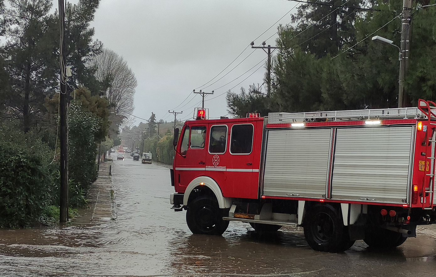 Βροχές και καταιγίδες σε πολλές περιοχές της χώρας &#8211; Κίνδυνος για πλημμύρες 